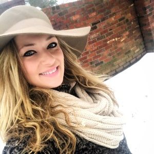 Meet your Posher, Lacey